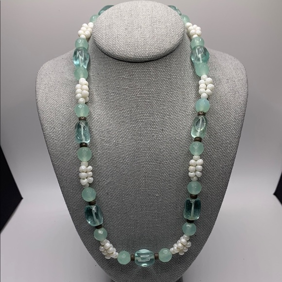 ♥️SALE! 3for$15 Aqua and White Beaded Necklace 15” - Picture 1 of 5